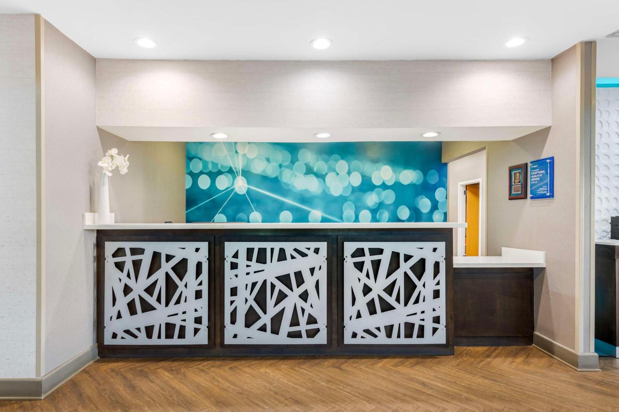 Best Western Plus Lewisville Flower Mound Экстерьер фото