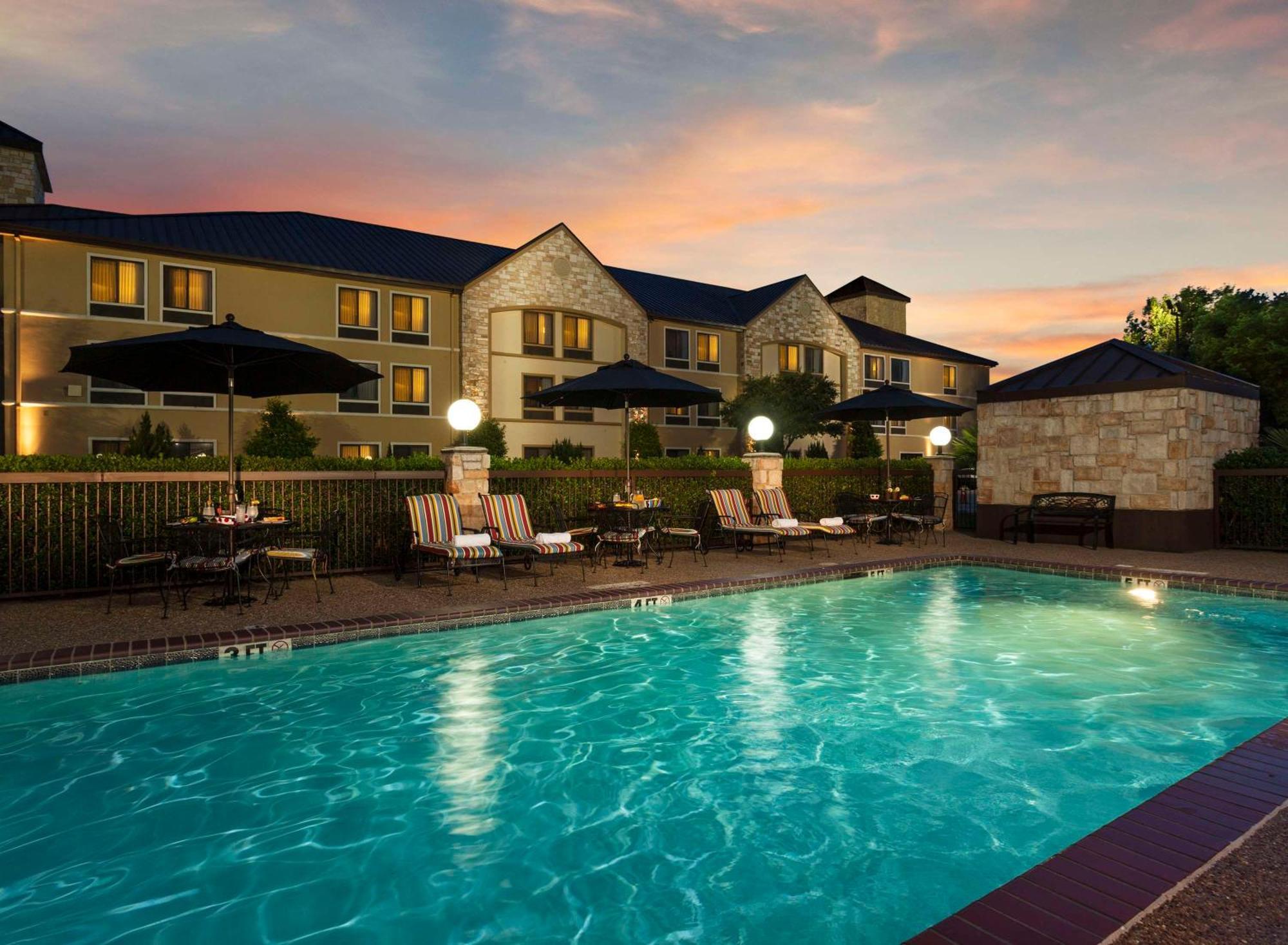 Best Western Plus Lewisville Flower Mound Экстерьер фото